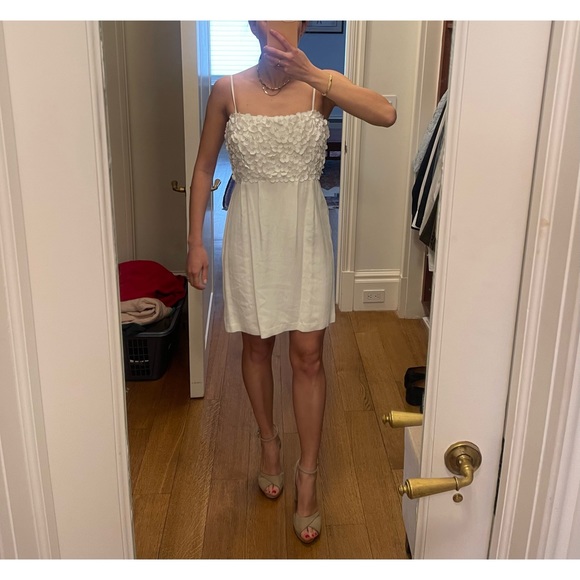 🌸 Ritmo di Perla Gorgeous Flower Embellished Mini Dress - Picture 9 of 11